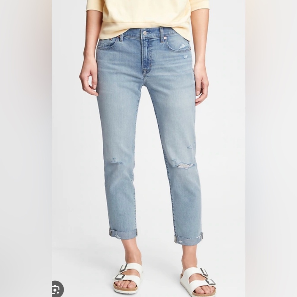 GAP midrise girlfriend Jean with washwell